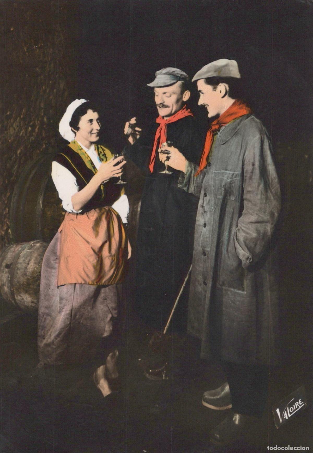Postkarten: France Blois Sc&egrave;ne D&eacute;gustation Vin Costumes R&eacute;gionaux Real Photo *YAH422