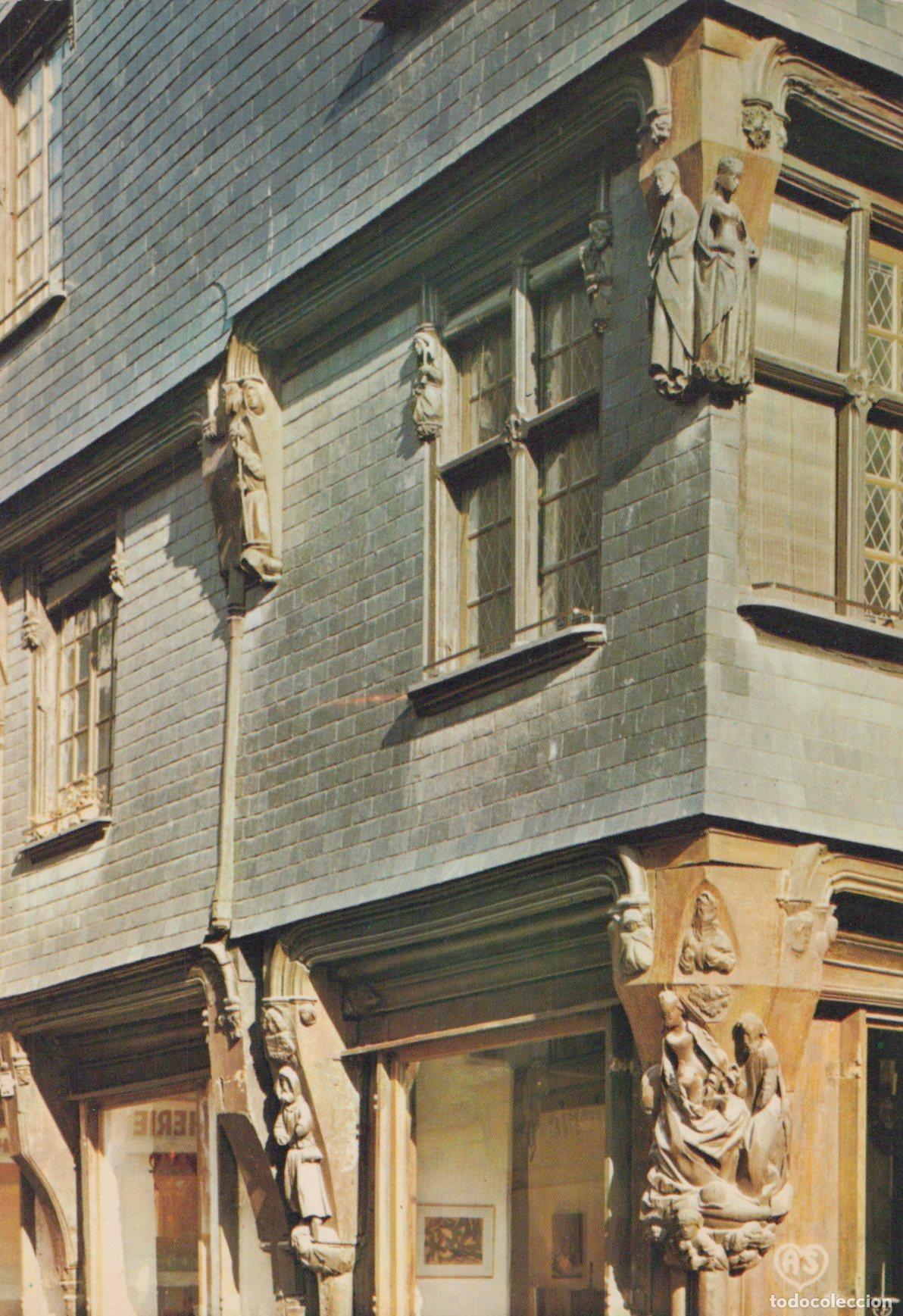 Postais: France Tours Sculptures On A Historic Half Timbered Building Unposted *YAH436