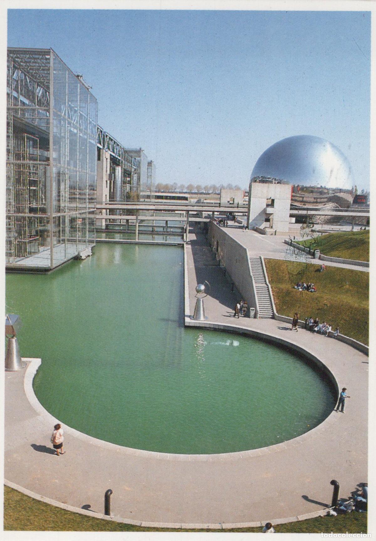 Postcards: France Arc de Triomphe Paris &Icirc;le de Cit&eacute; des Sciences et de L Industrie *YAH451