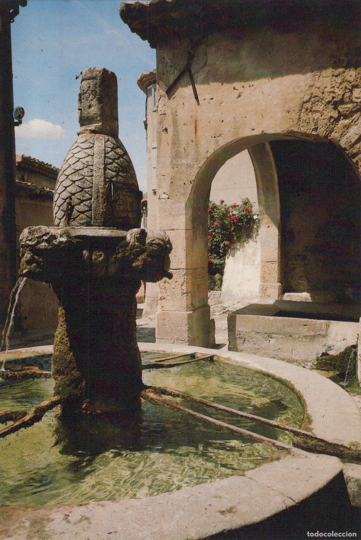 Cartes Postales: France Other Unclassified Seguret Provence Fontaine des Unposted *YAH507