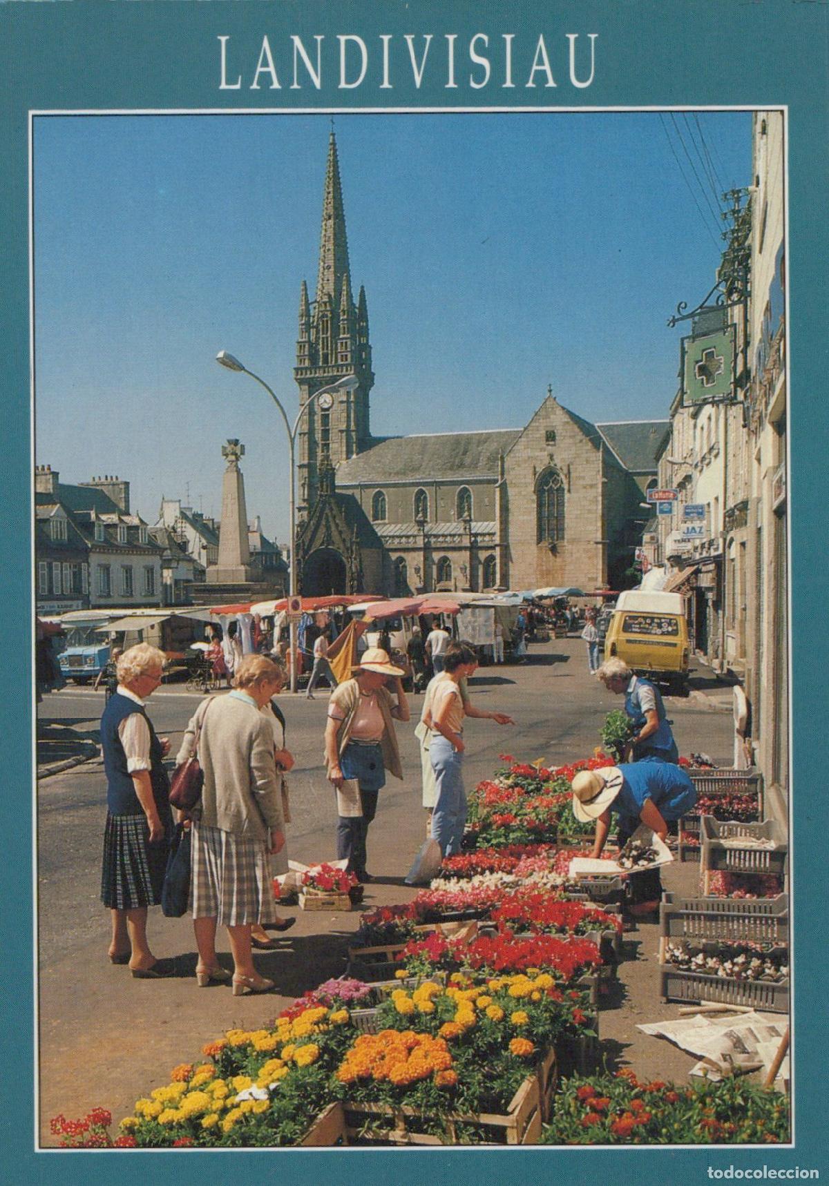 Postkarten: France Landivisiau March&eacute; Devant L &Eacute;glise Saint Thurien *YAH541