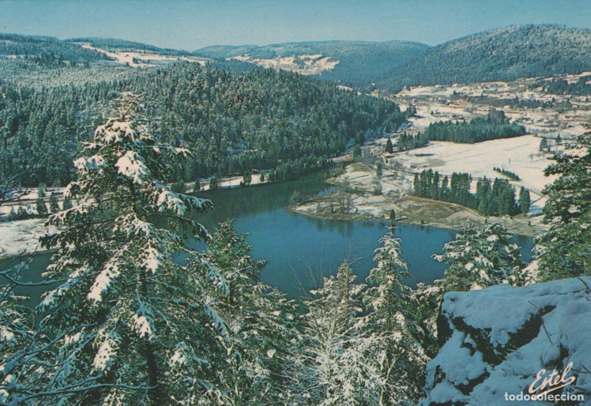 Cartes Postales: France Other Unclassified Paysage Hivernal Enneig&eacute; Lac et Village *YAH617