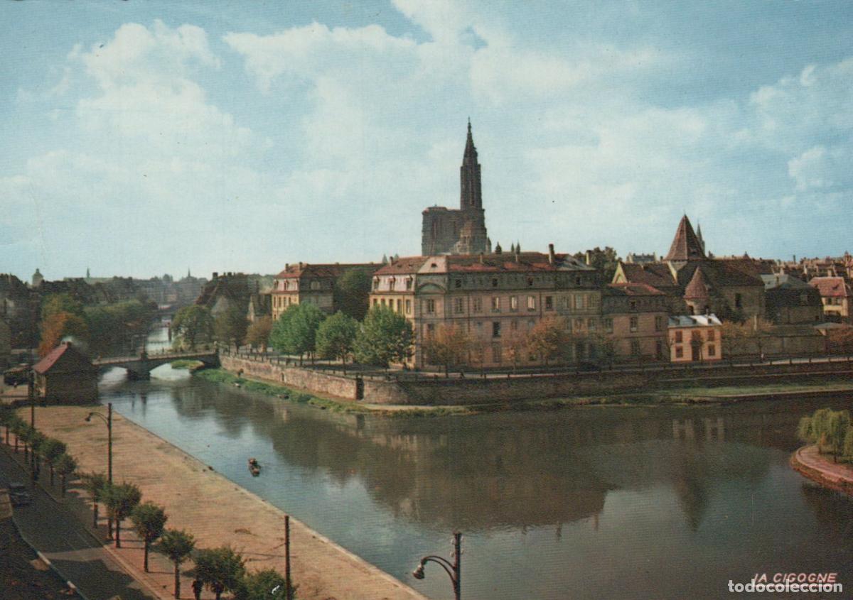 Postales: France Strasbourg Cath&eacute;drale Notre Dame et L ILL Vue Urbaine *YAH631