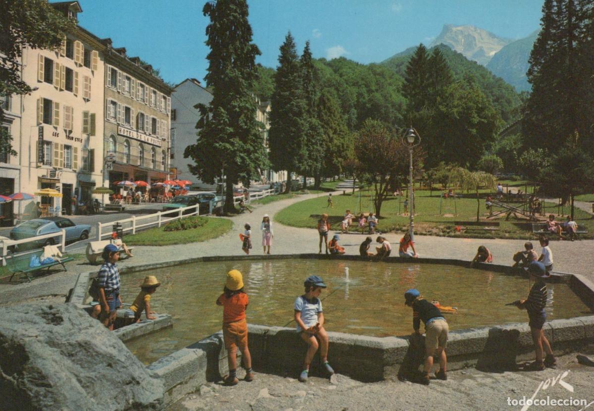 Postcards: France Eaux Bonnes Jardin Darralde Enfants *YAH998
