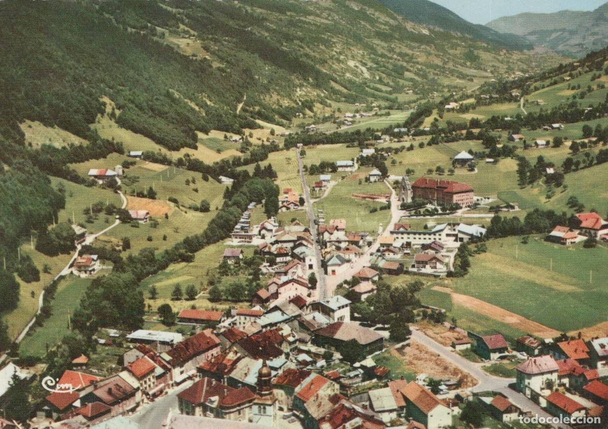 Cartes Postales: France Thones Vue Panoramique Village Vall&eacute;e *YAH902