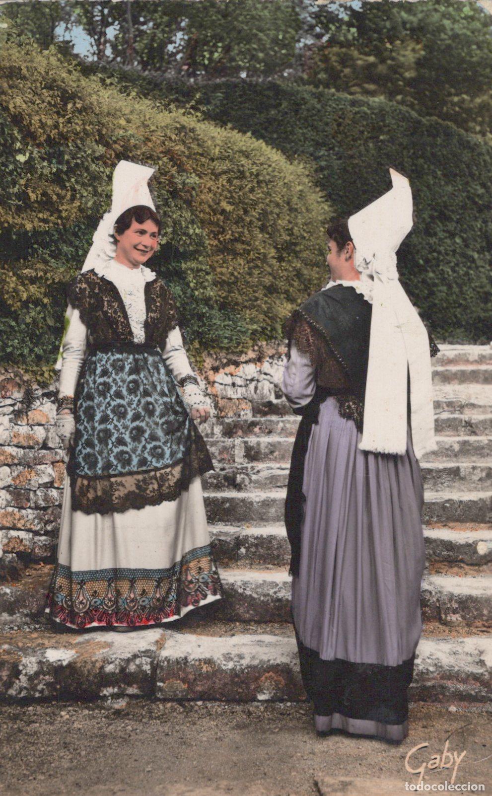 Cartoline: France La Mothe Saint Heray Women in Traditional Costume *YAK183