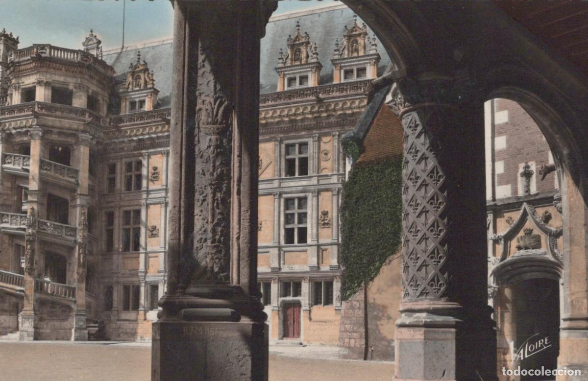 Postcards: France Blois Castle Cour Honneur Architecture Real Photo Unposted *YAK283