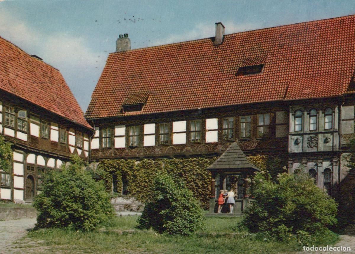 Postcards: Germany Blomberg Nordrhein Westfalen Burghof mit Brunnen Architektur *YAK459