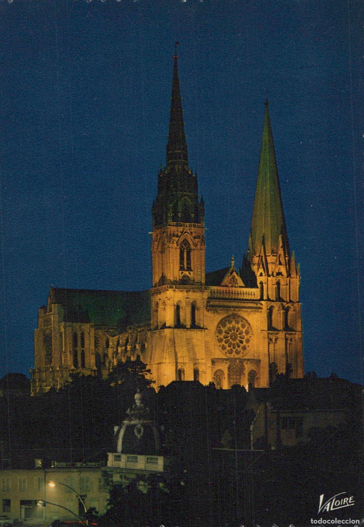 Postcards: France Chartres Cathedral Notre Dame Architecture Illuminated Unposted *YAK846