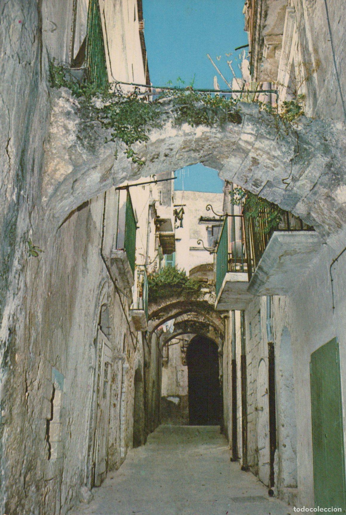 Postkarten: Italy Vieste Vicolo Stretto Con Archi Balconi Architecture Posted *YAK659