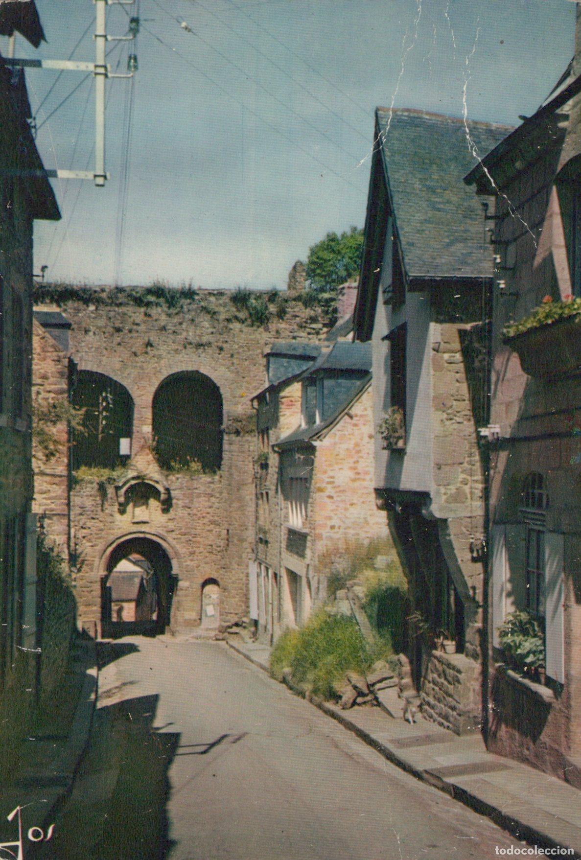 Postkarten: France Dinan Cotes du Nord la Porte Jerzual Architecture Rue Ancienne *YAK834