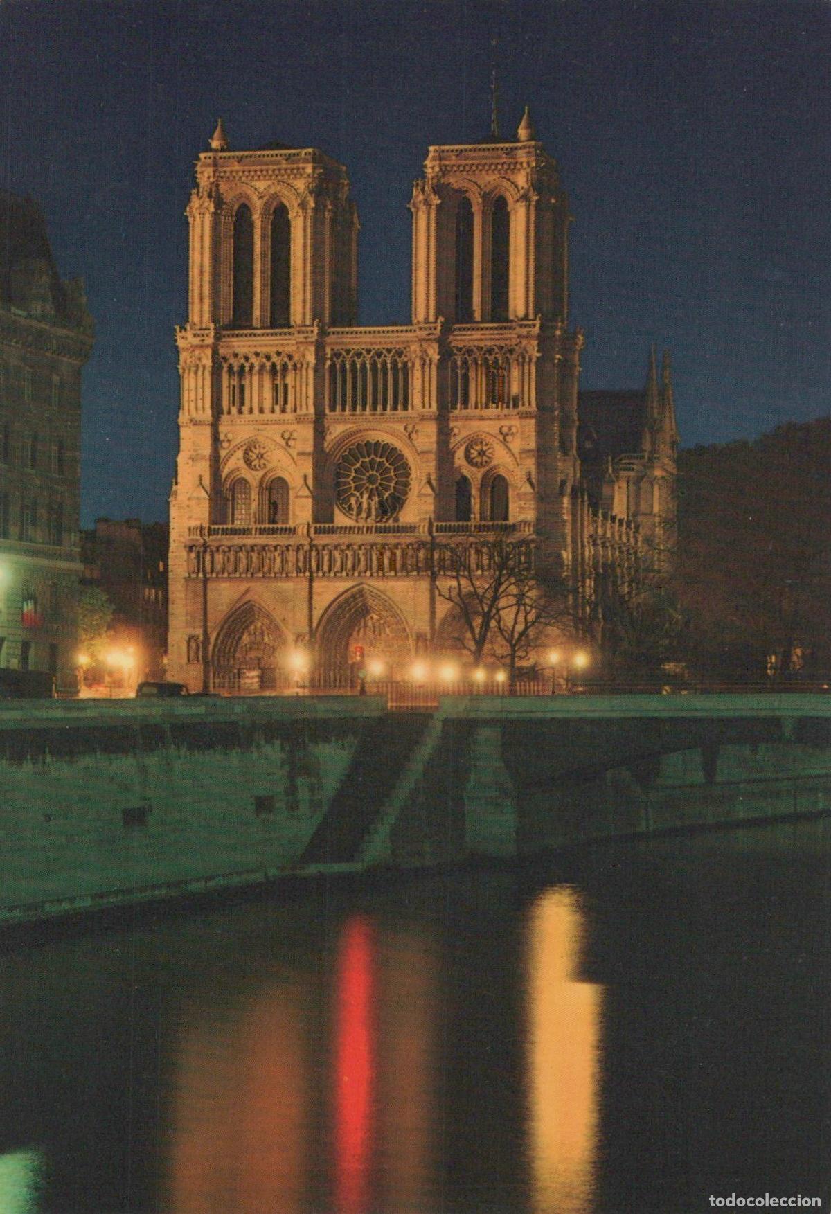 Postales: France Paris Ile Cathedral Notre Dame Illuminations Unposted *YAK840