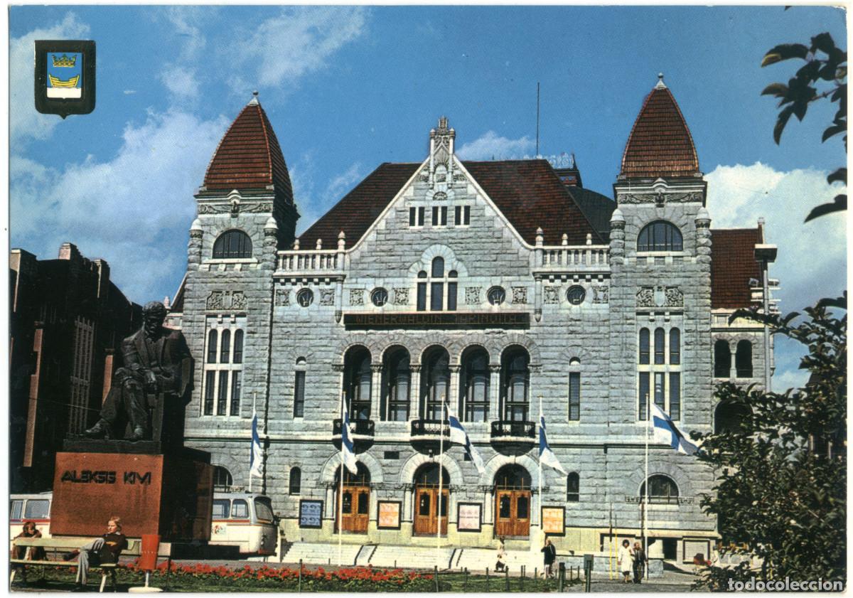 Postales: HELSINKI. Kansallisteatteri ja Aleksis Kiven patsas_Kuva Market. Tapio Tukiainen / Teatros Finlandia