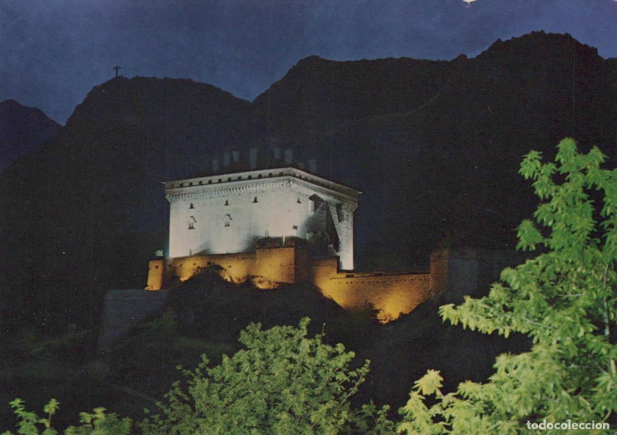 Postales: Italy Verr&egrave;s Verres Castle At Night With Illuminated Walls and Unposted *YAM150