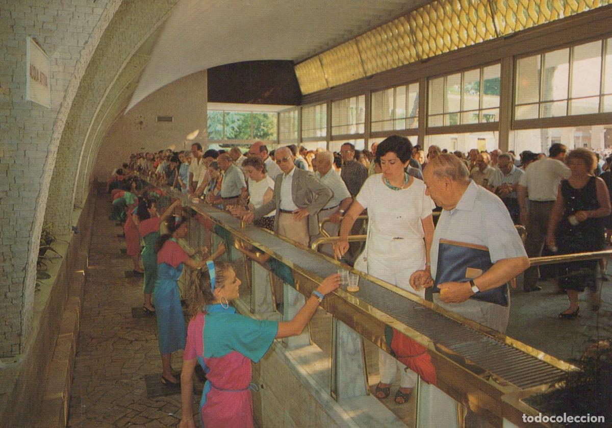 Cartoline: Italy Chianciano Terme Siena People At Sorgente Acquasanta Unposted *YAM185