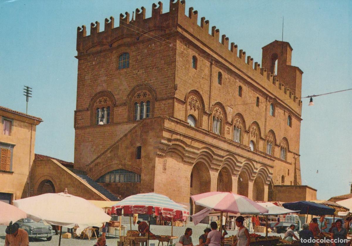 Cartes Postales: Italy Orvieto Palazzo del Capitano del Popolo Market Scene Unposted *YAM296