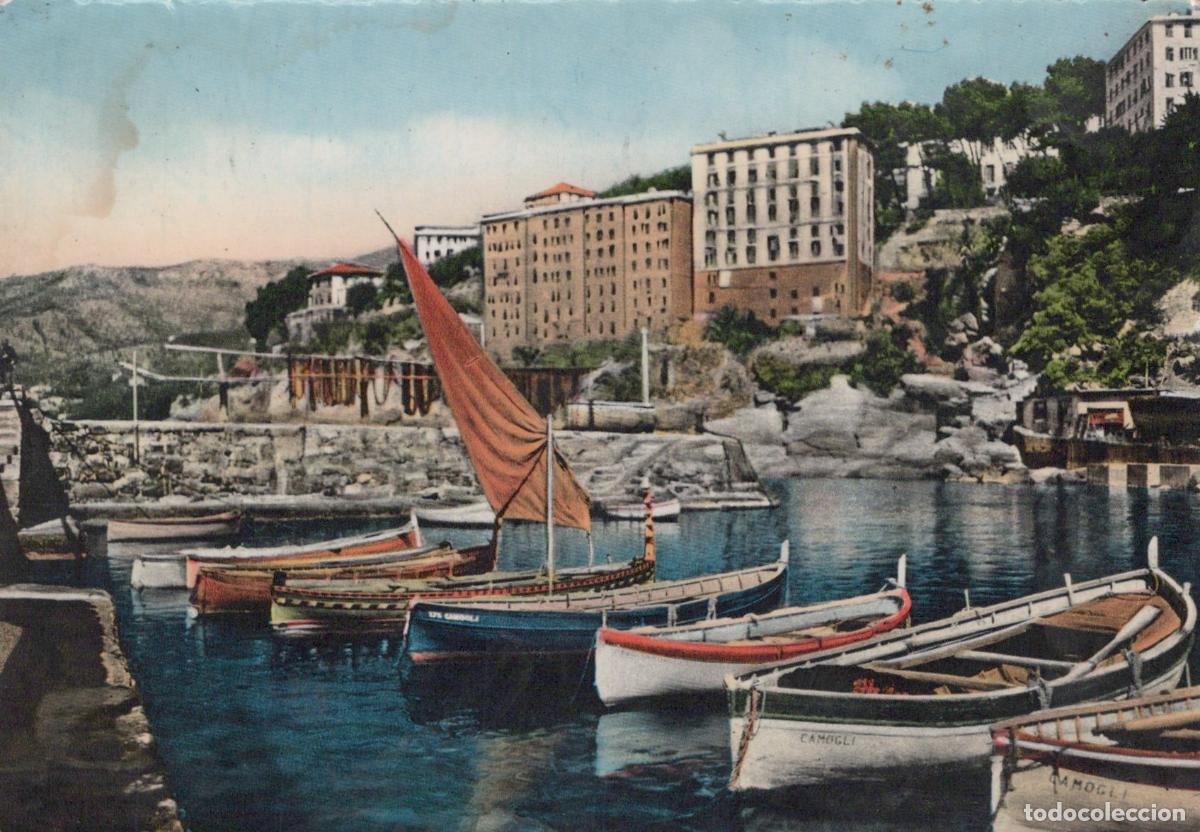 Postales: Italy Camogli Fishing Boats in Harbor With Town and Hills in Background *YAM345