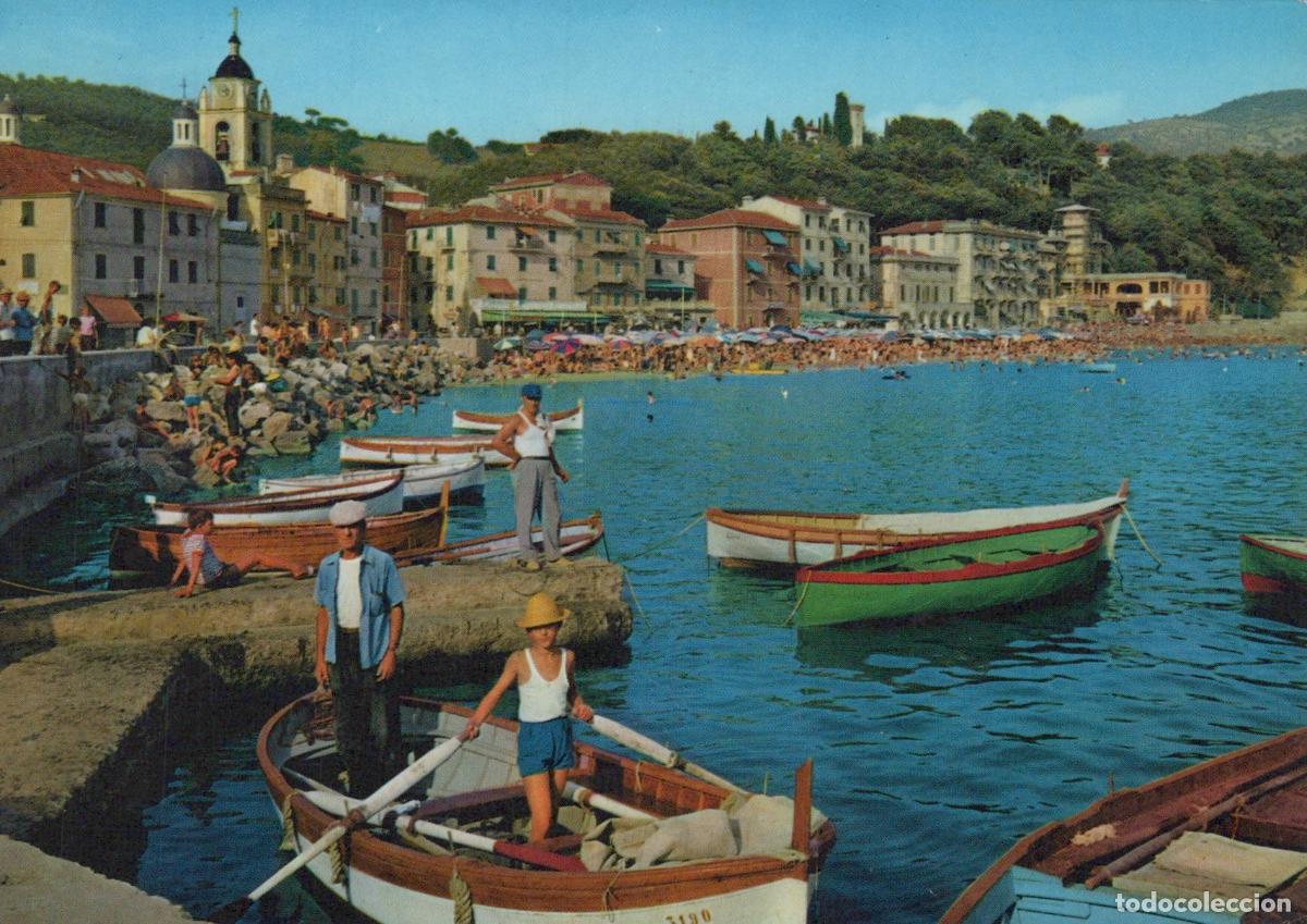 Postkarten: Italy San Terenzo Panoramic View of Beach With Boats and People *YAM514