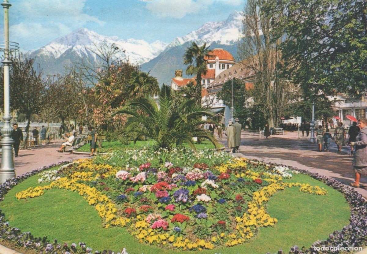 Postkarten: Italy Merano Kurpromenade With Flowerbed and Snow Capped Mountains *YAM520