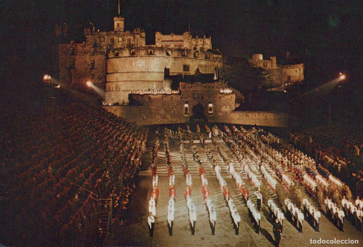 Cartoline: United Kingdom Edinburgh Military Tattoo On Castle Esplanade Unposted *YAM777