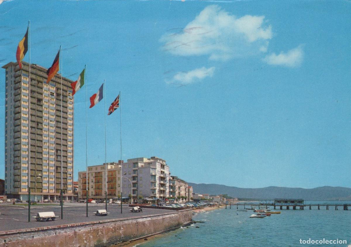 Cartoline: Italy Follonica Torre Azzurra and Seashore of Levante With Flags *YAM821