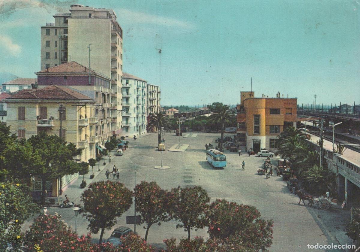Cartoline: Italy Albenga Riviera Delle Palme Piazza Matteotti Cityscape With Bus *YAM825