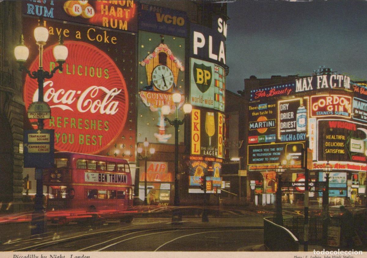 Cartoline: United Kingdom London Piccadilly Circus Night View With Red Unposted *YAM860