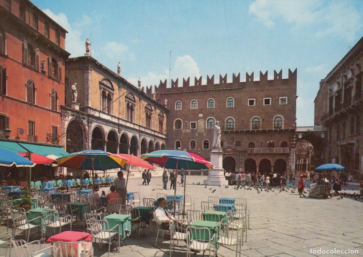 Cartoline: Italy Verona Piazza Dante Square With Outdoor Cafe Tables and Unposted *YAM875