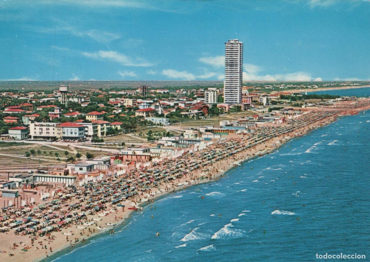 Postkarten: Italy Cesenatico Aerial View Beachfront With Skyscraper and Umbrellas *YAM925