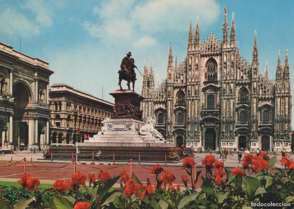 Postcards: Italy Milan Piazza del Duomo Cathedral Vittorio Emanuele II Monument *YAN018