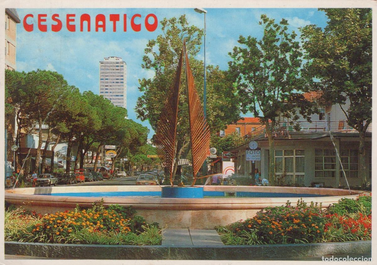 Postcards: Italy Cesenatico Fontana Modern Sculpture in Town Square 1970s *YAN020