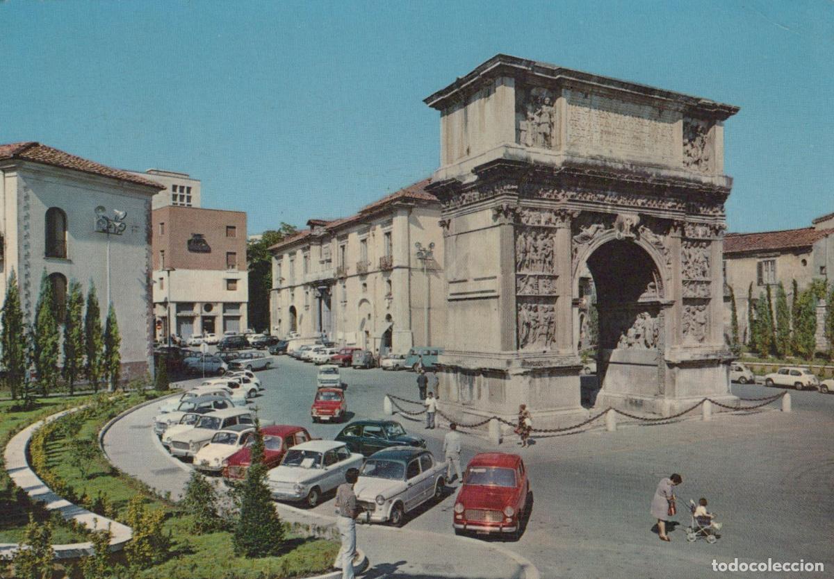Postales: Italy Benevento Arch of Trajan Ancient Roman Monument Cityscape Cars *YAN096