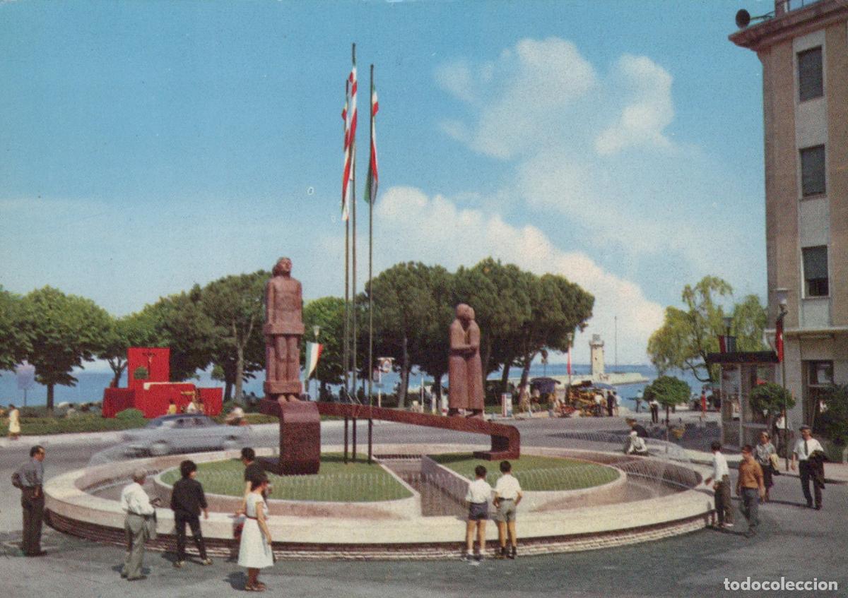 Postkarten: Italy Desenzano del Garda New Monument Roundabout Real Photo Unposted *YAN110