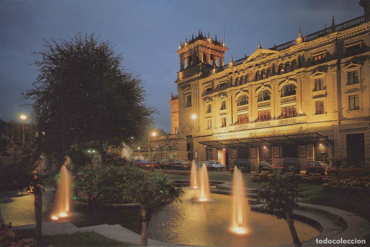 Postcards: Spain San Sebastian Reina Regente Square Victoria Eugenia Unposted *YAN180
