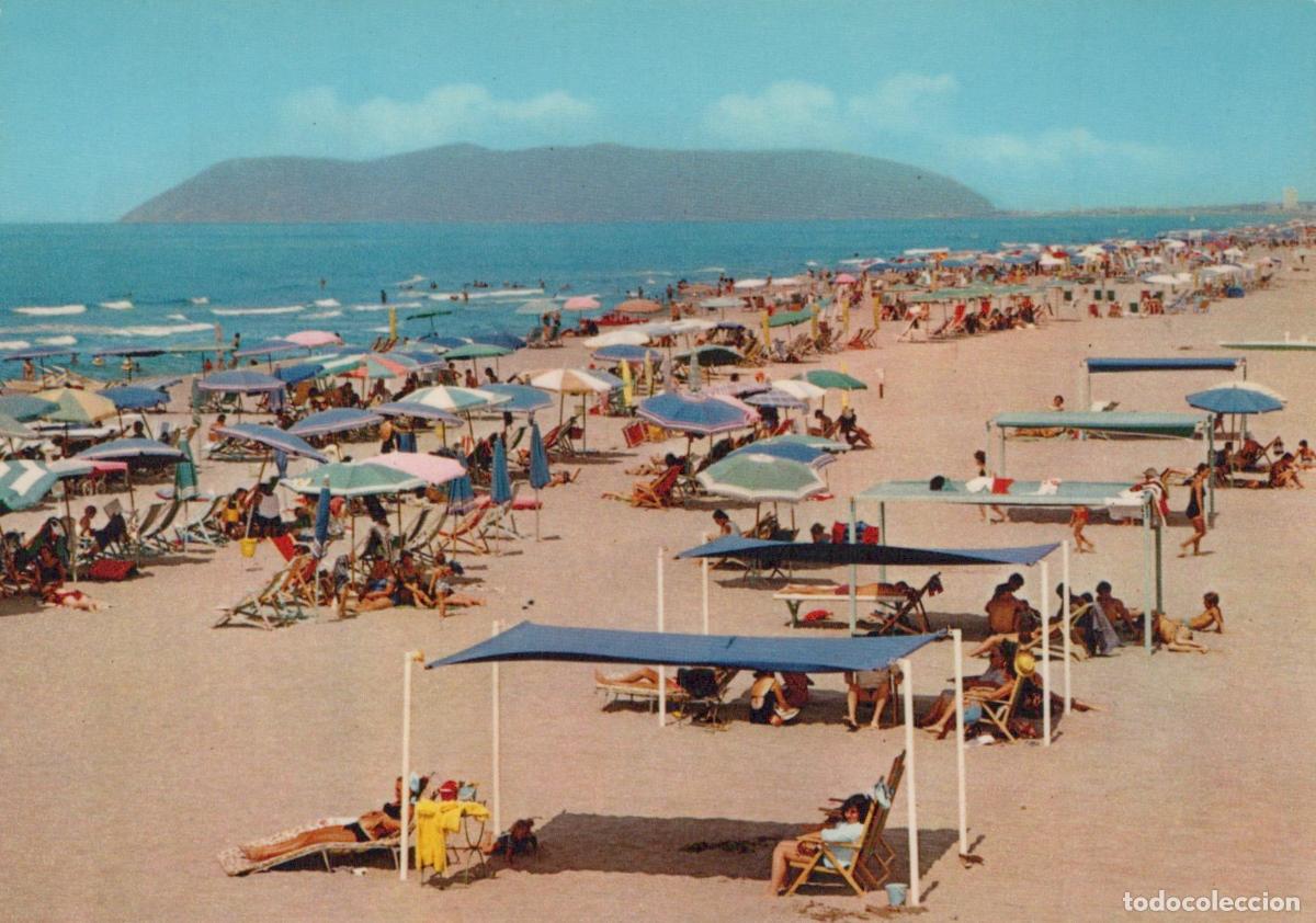 Postkarten: Italy Cinquale Montignoso Beach Crowded Summer Scene With Umbrellas *YAN201