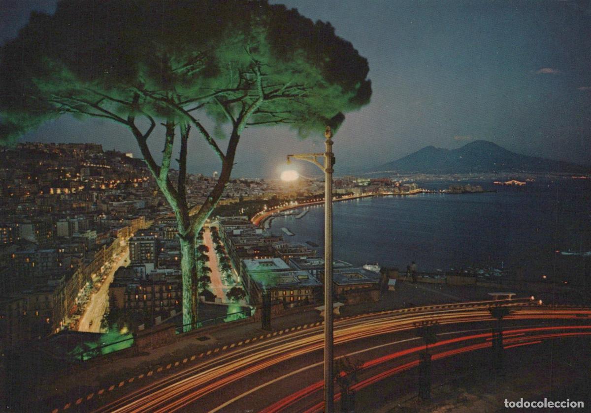 Postais: Italy Naples Nocturnal From Via Orazio Street With Mount Vesuvius At *YAN375