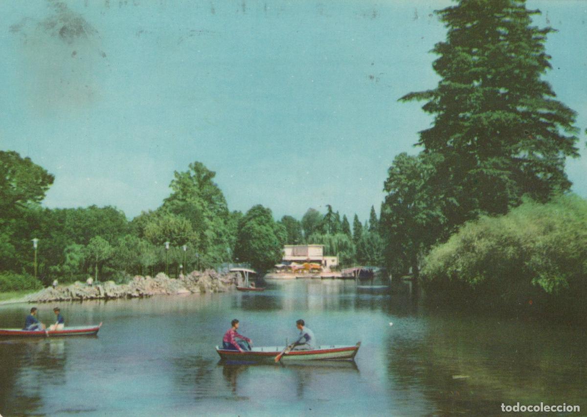 Postcards: Italy Bologna Giardini Margherita Chalet Rowboats On Lake *YAN410