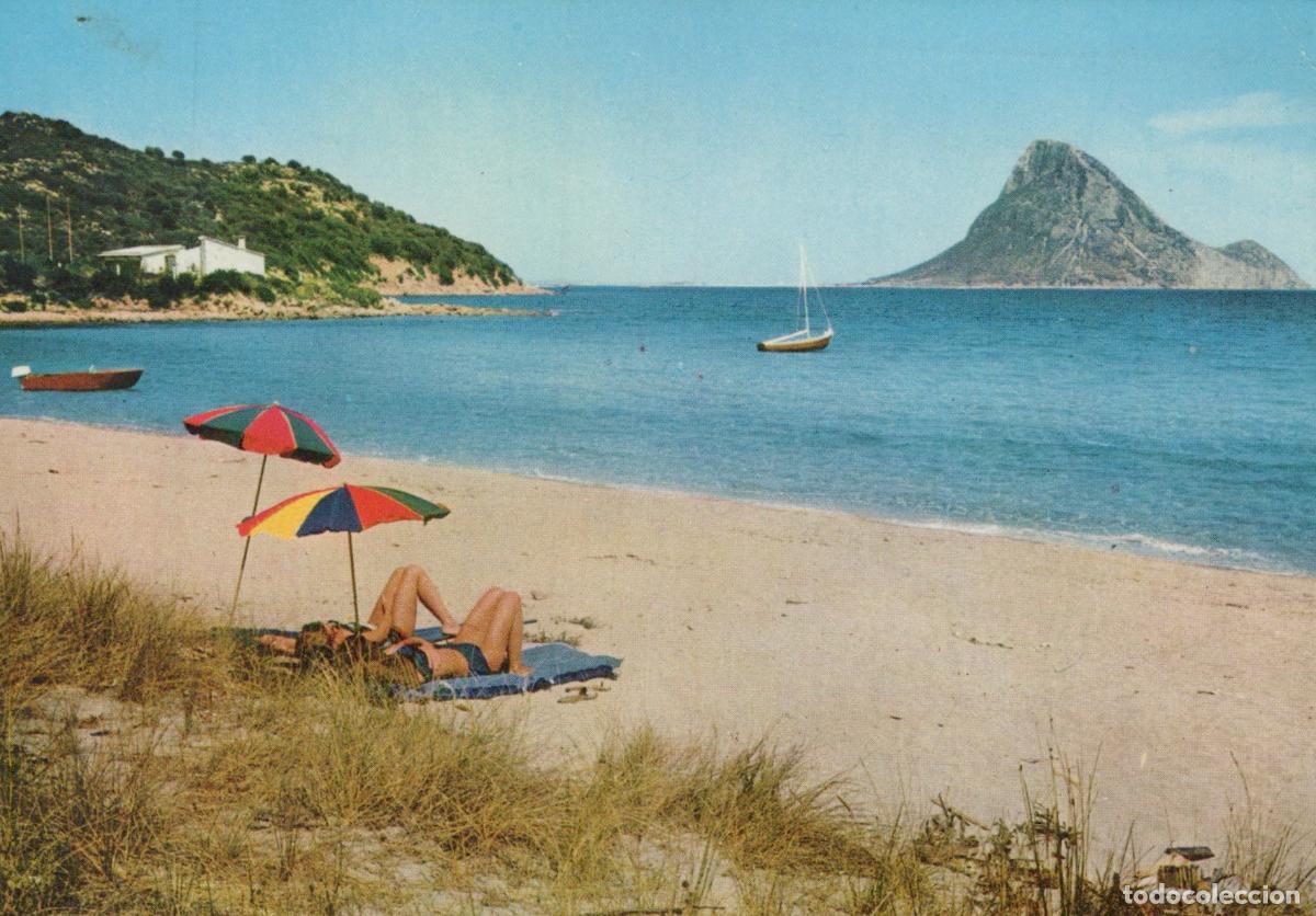 Postais: Italy Olbia Sardinia Beach With Sunbathers and Tavolara Island *YAN418