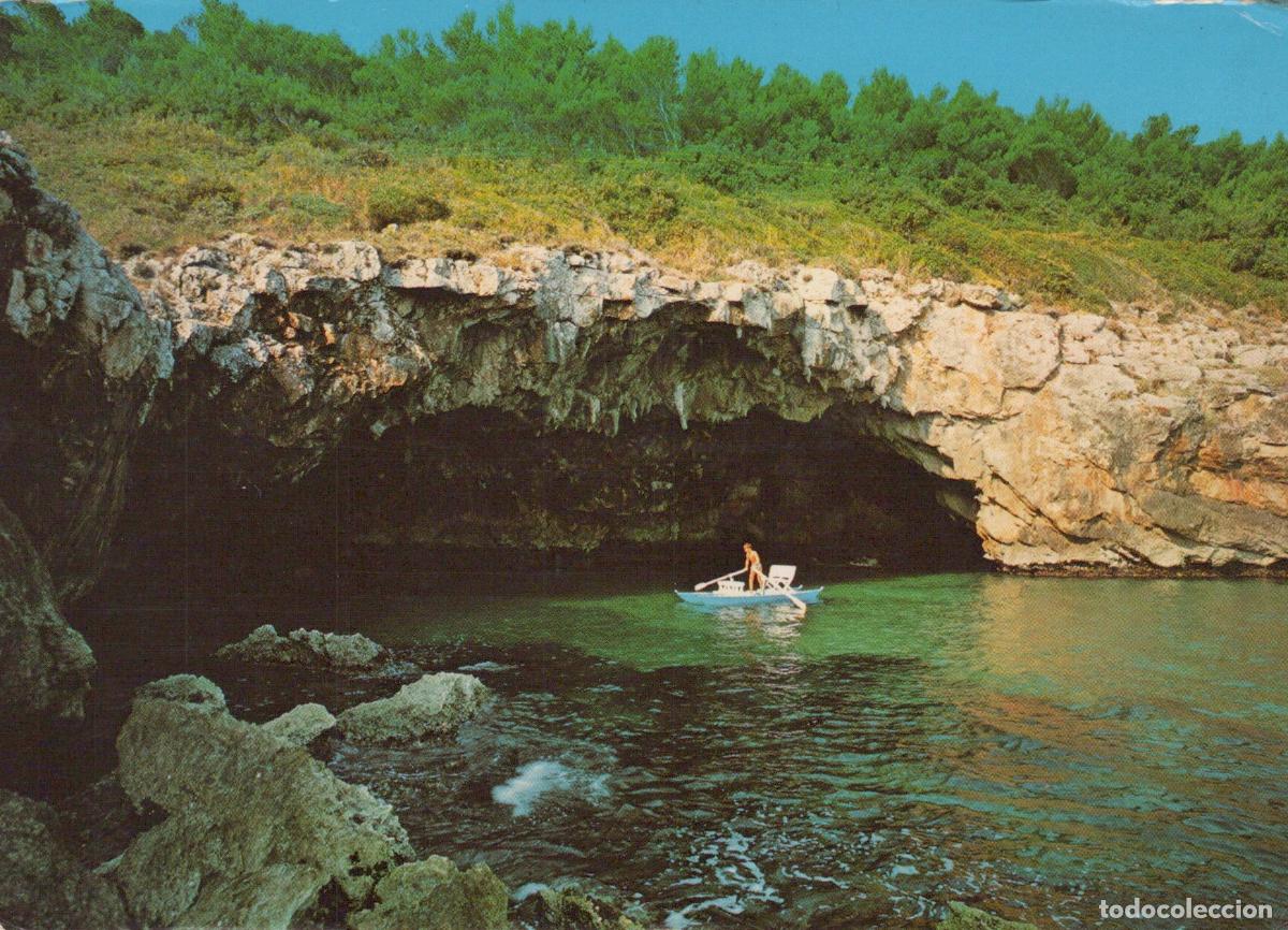 Cartoline: Italy Peschici Grotta Delle Ondine Man in Rowboat Sea Cave *YAN435
