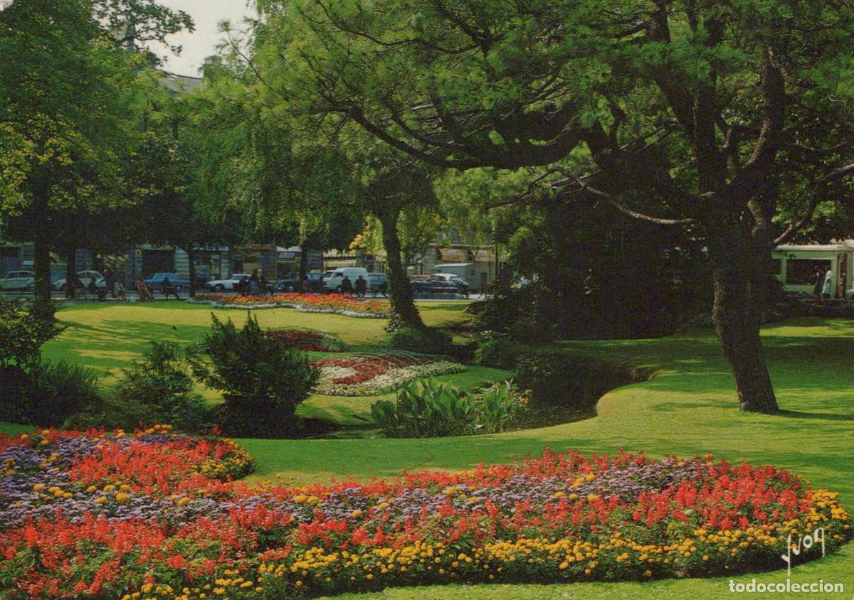 Cartoline: France Bordeaux Place Gambetta Park With Colorful Flower Beds Unposted *YAN307