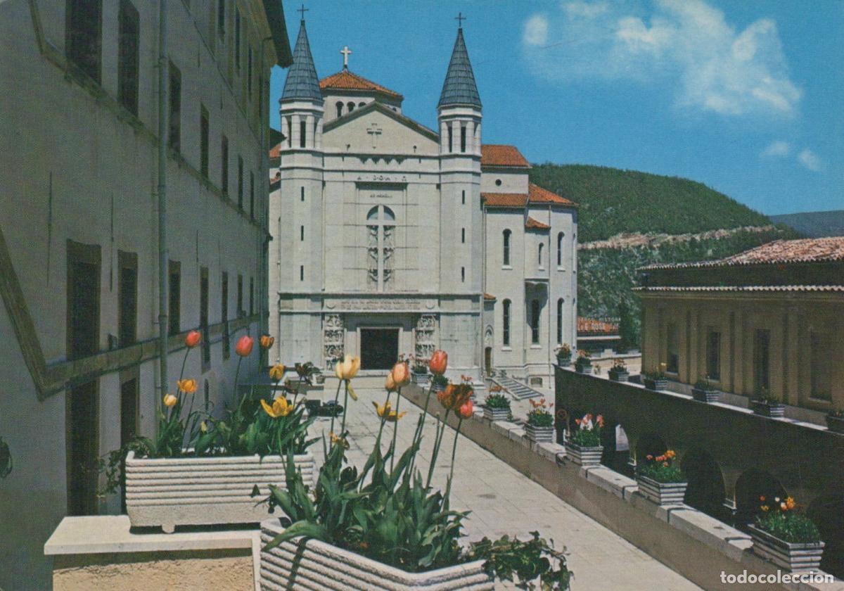 Cartoline: Italy Cascia Cascata del Santuario Santa Rita Church Facade With Tulips *YAN439