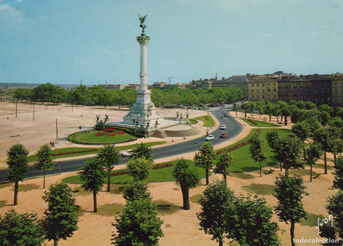 Cartoline: France Bordeaux Place des Quinconces Monument Aux Girondins Unposted *YAN311