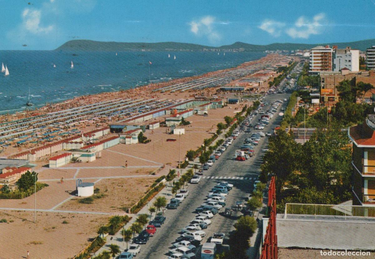 Cartoline: Italy Riccione Panoramic View of Beach Hotels and Parked Cars *YAN496