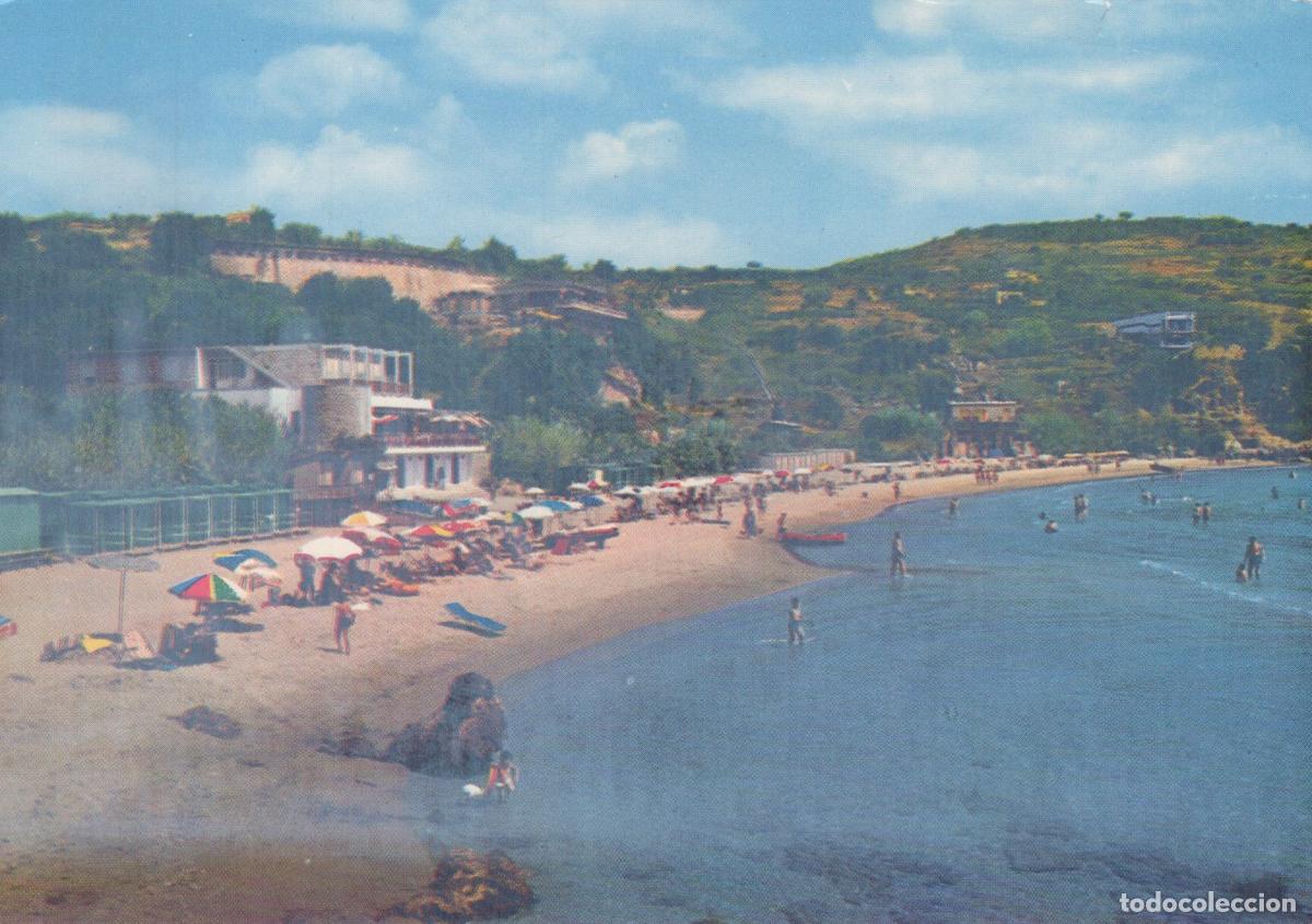 Postcards: Italy Gaeta Beach Scene With Umbrellas and Swimmers Hotel IL Ninfeo *YAN790