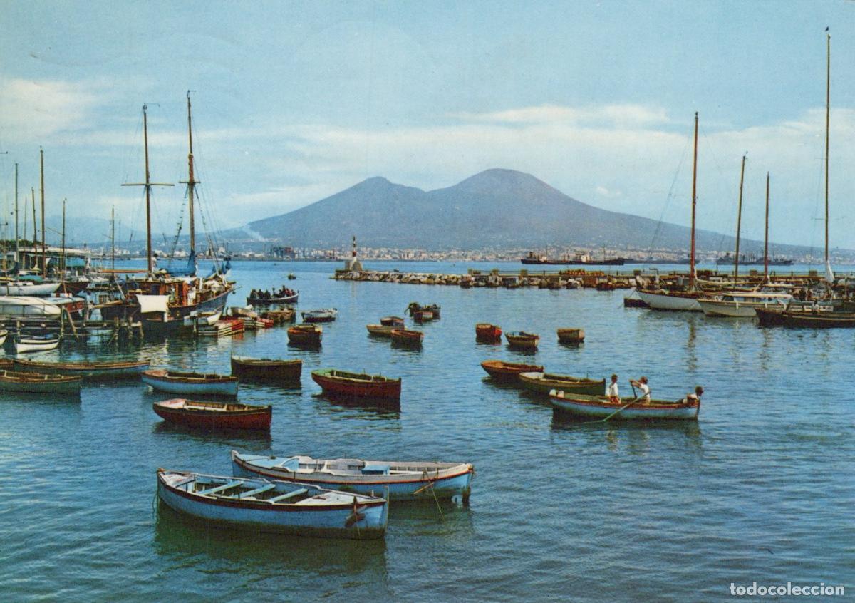 Postales: Italy Naples Seaport With Mount Vesuvius Fishing Boats *YAN902