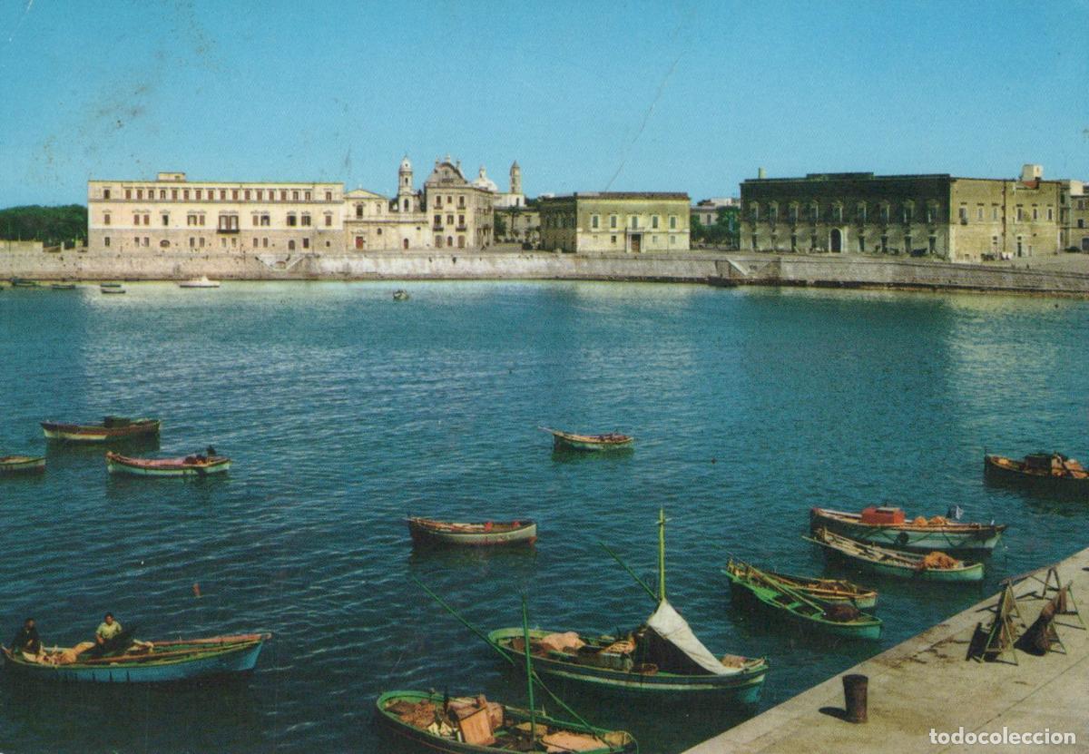 Postales: Italy Trani View of the Harbour With Fishing Boats and Waterfront *YAN896