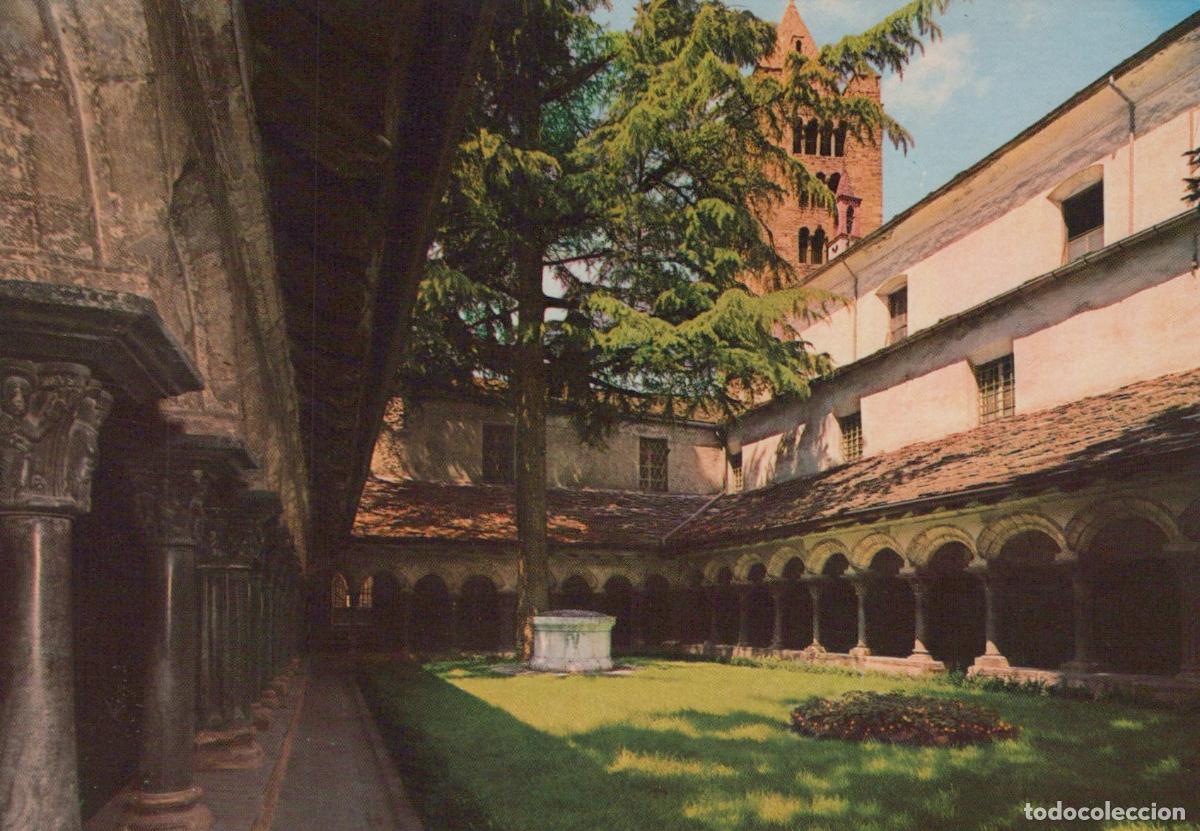 Postkarten: Italy Aosta Collegiate Church of St Ursus Cloister Courtyard Unposted *YAP067