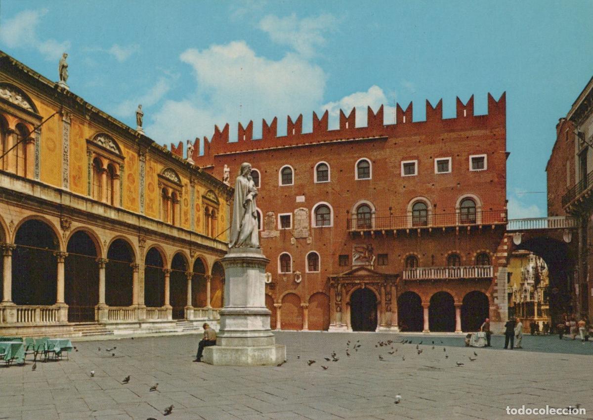 Cartes Postales: Italy Verona Piazza Dei Signori Historic Square With Statue and Unposted *YAP099
