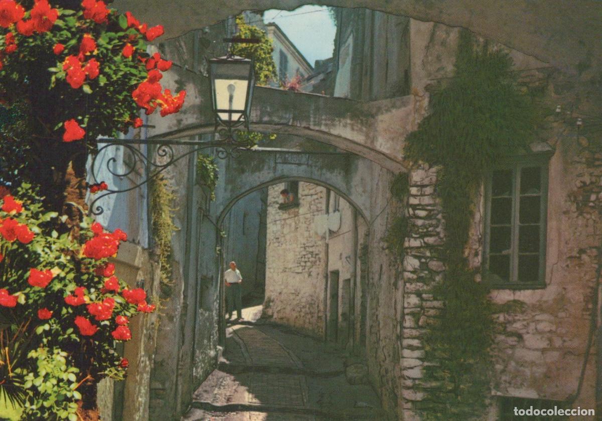 Cartes Postales: Italy Sanremo Old City Archway With Lantern and Red Flowers Unposted *YAP076
