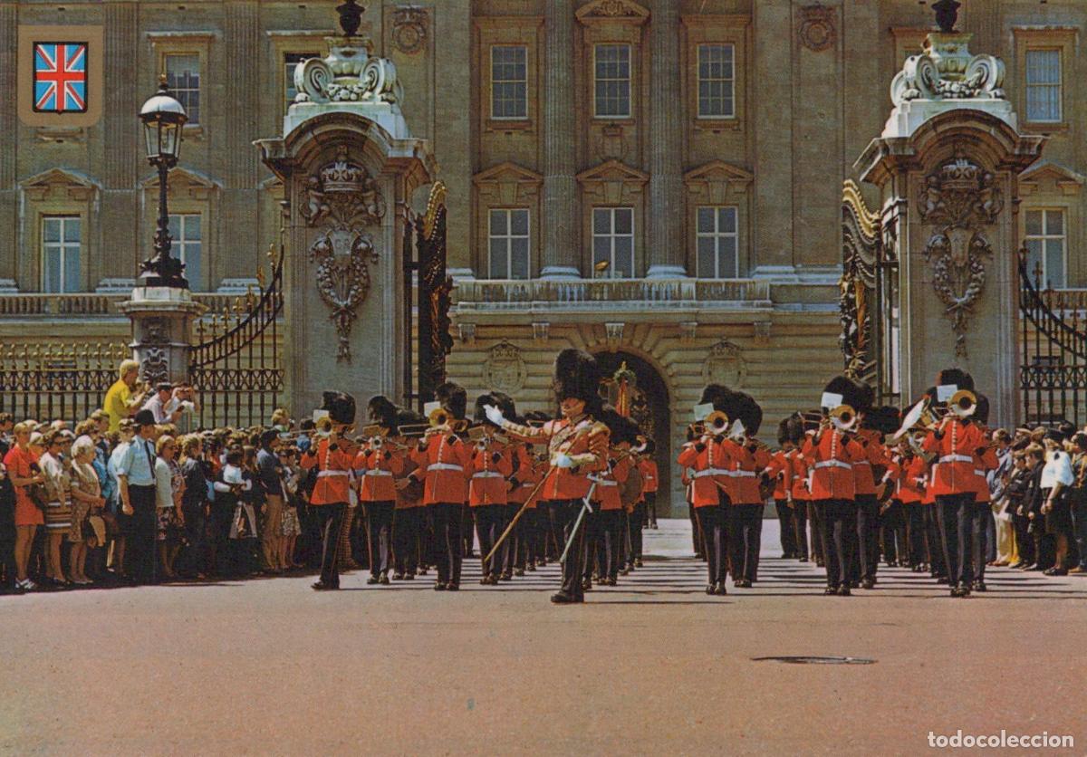 Cartes Postales: United Kingdom London The Queen S Guards Parade Buckingham Unposted *YAP142